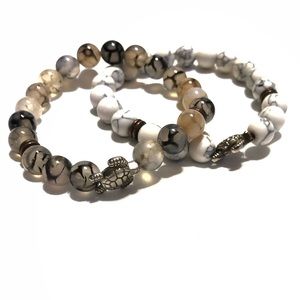 🐢 O & Co beaded bracelet with turtle charm